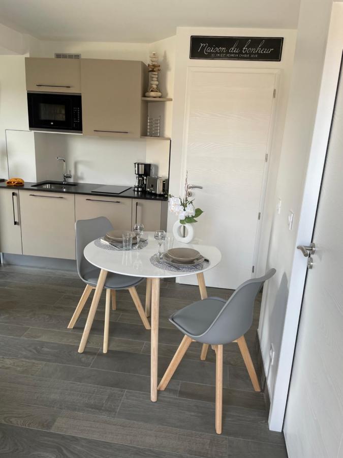 Au Charme Des Marees Apartment Lion-sur-Mer Exterior foto